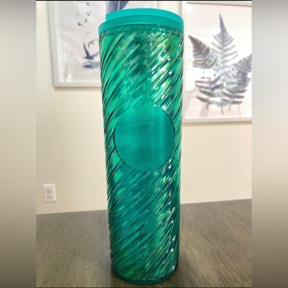 Starbucks 2022 Holiday Swirl Tumbler! 💚